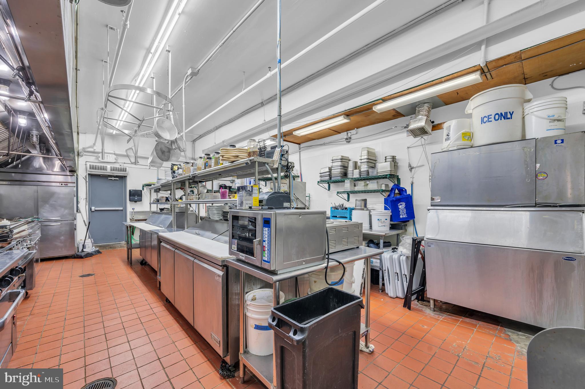 2002 LONG BEACH BOULEVARD