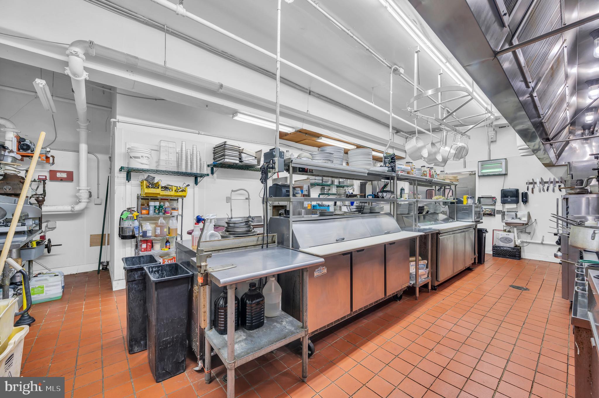 2002 LONG BEACH BOULEVARD