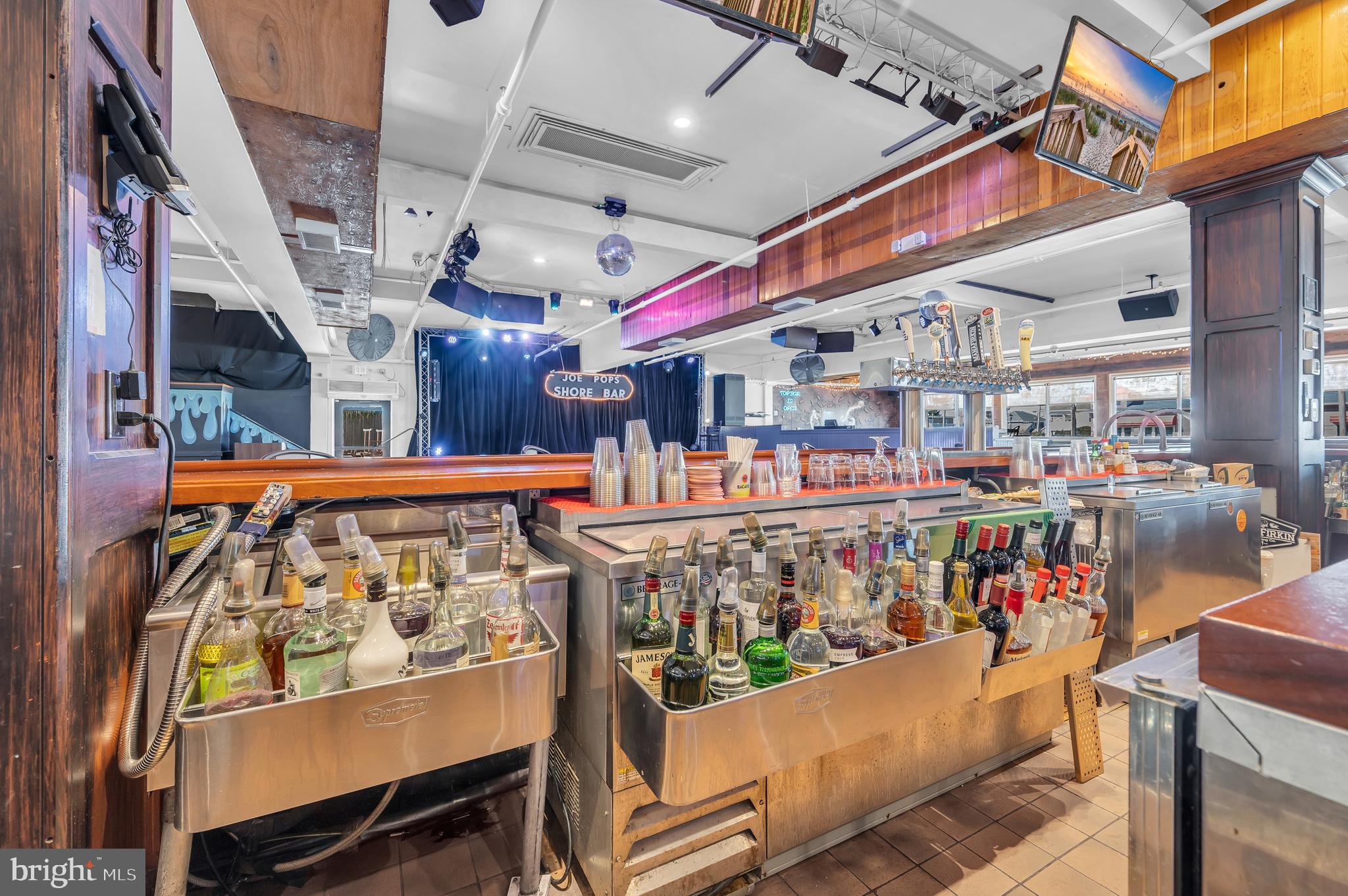 2002 LONG BEACH BOULEVARD