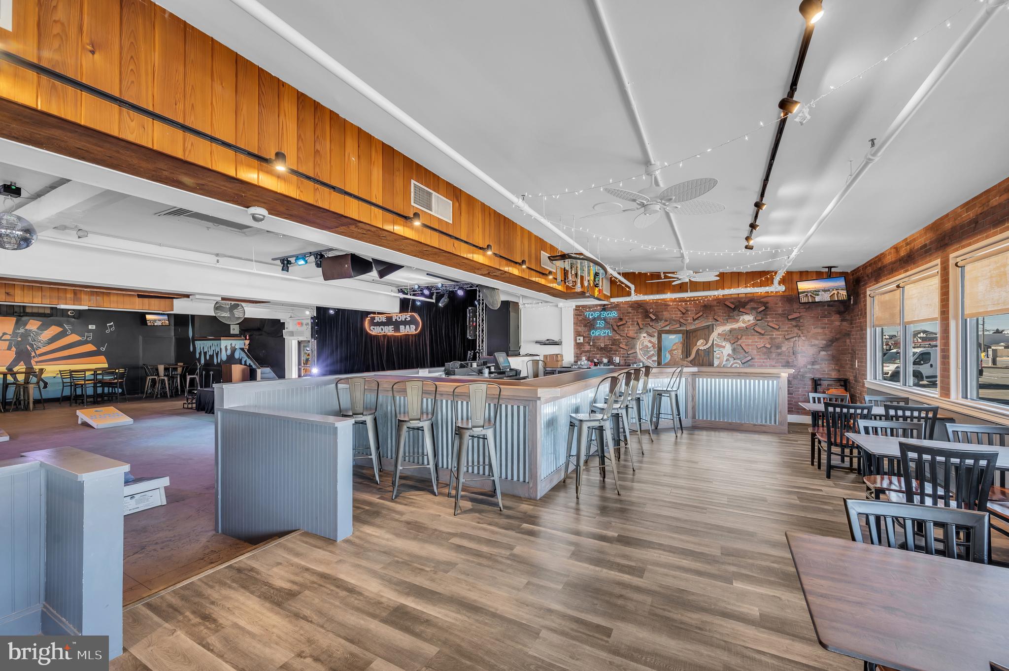 2002 LONG BEACH BOULEVARD