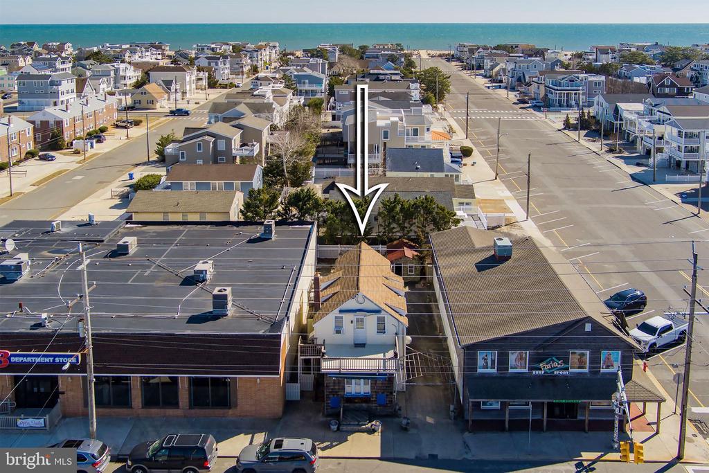 827 N Bay Ave