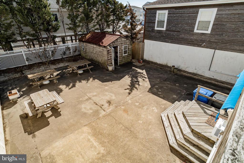 827 N Bay Ave