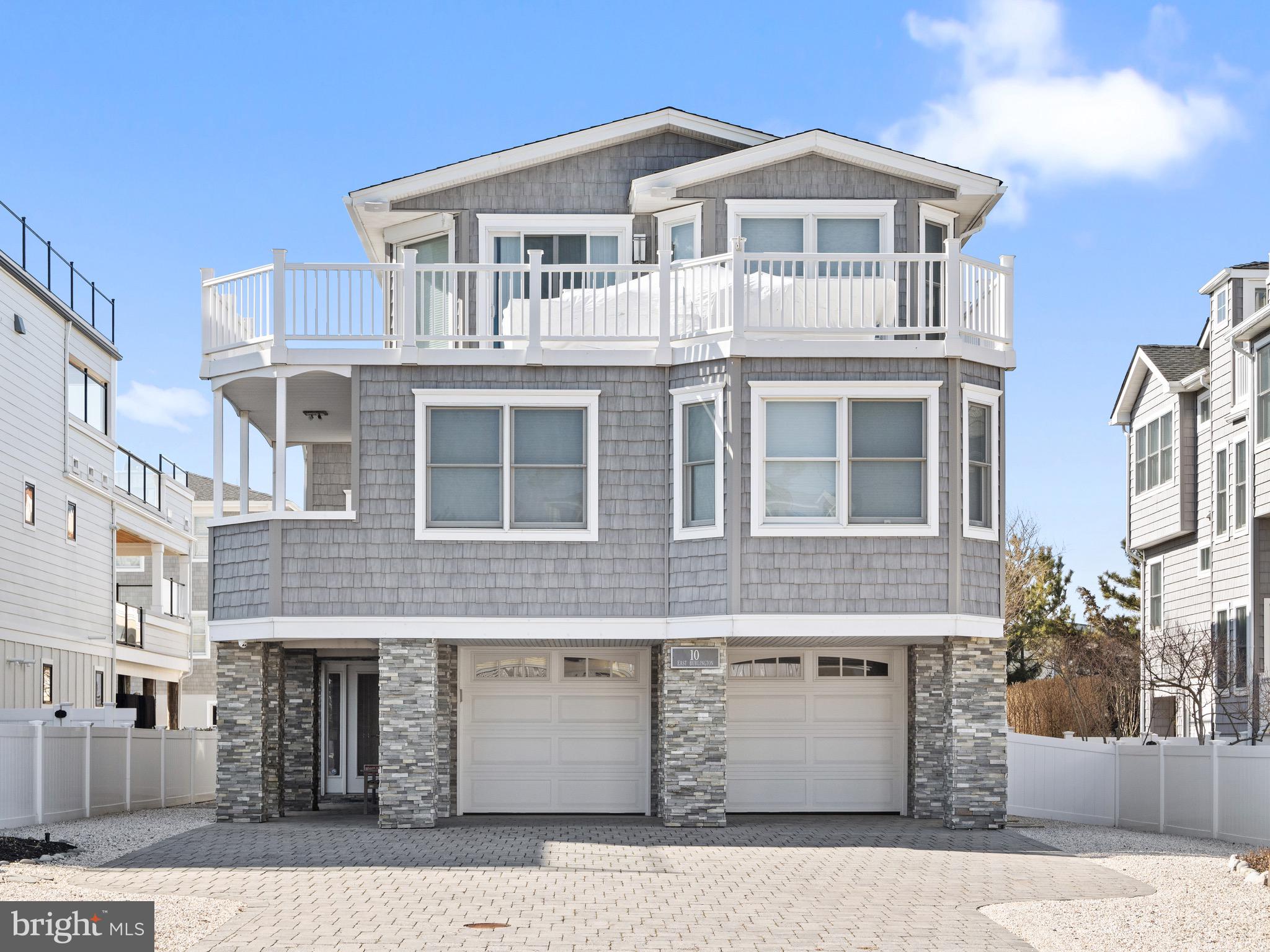 10 E Burlington Ave