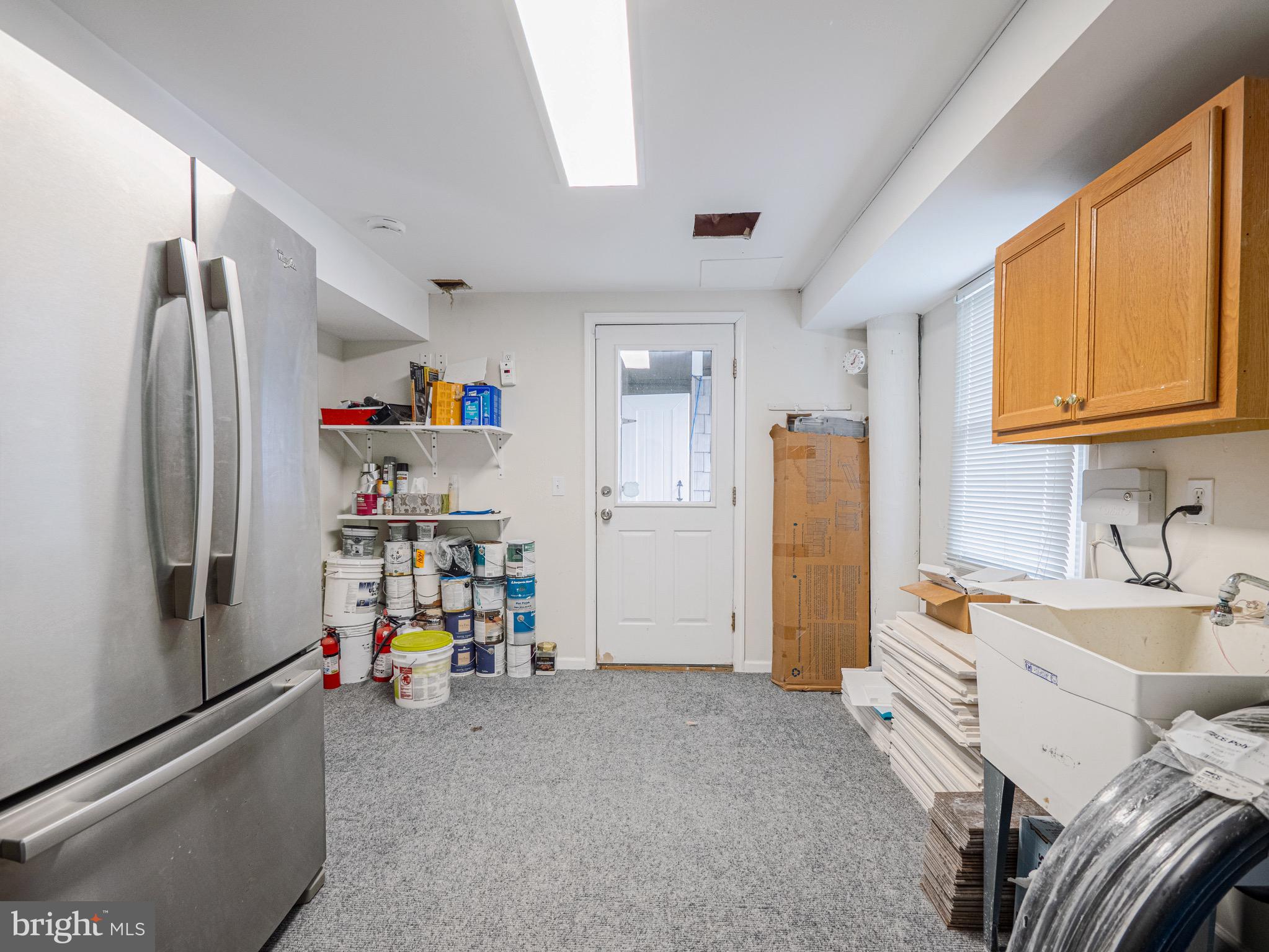 10 E Burlington Ave