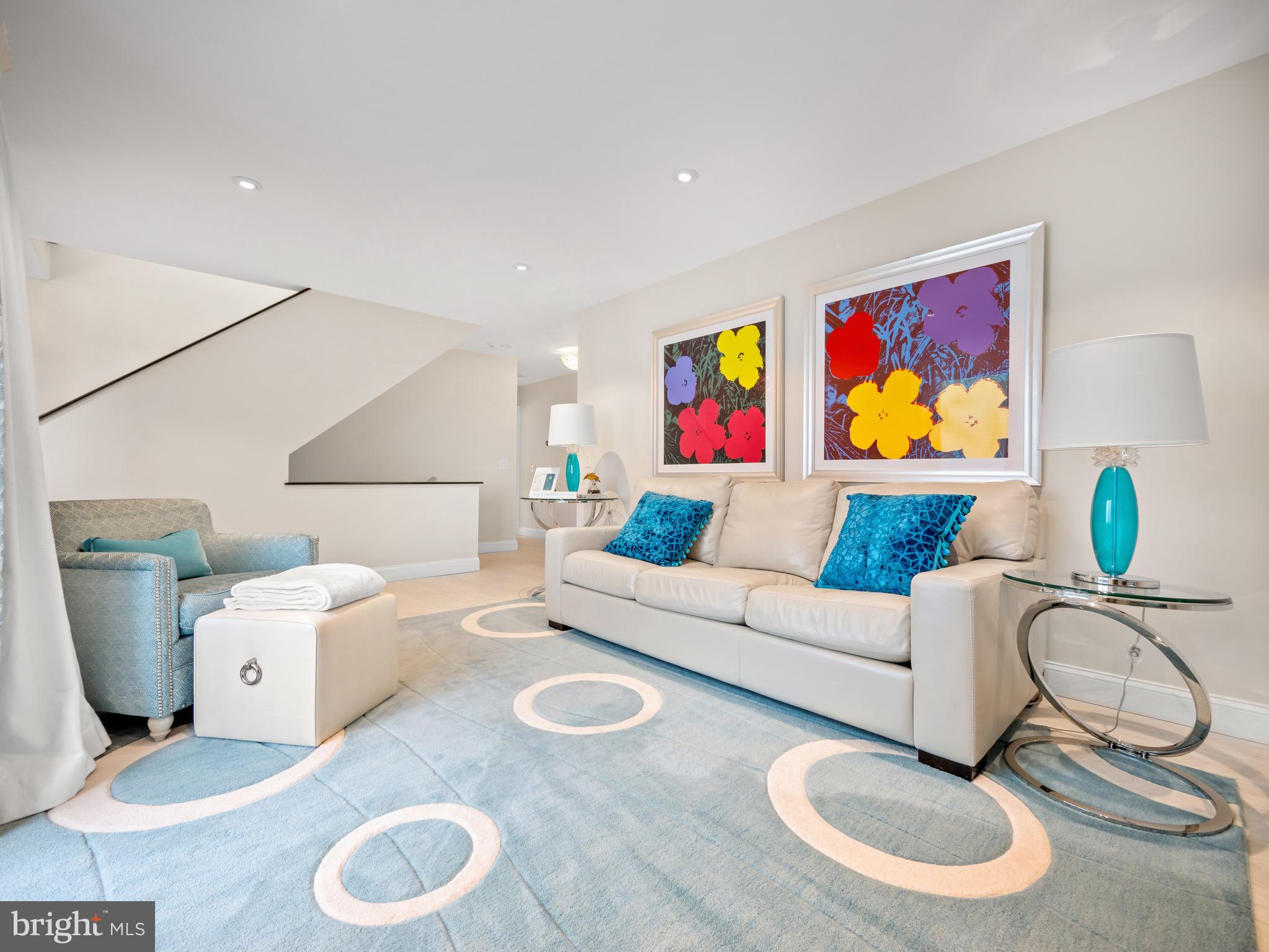 10 E Burlington Ave