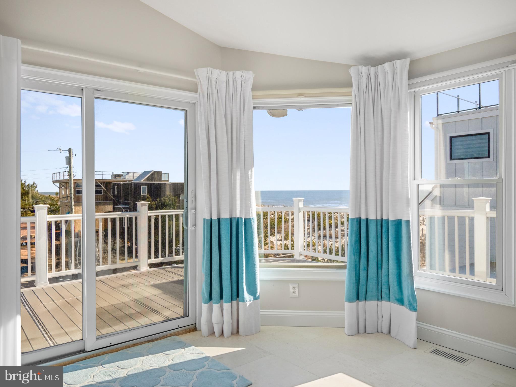 10 E Burlington Ave