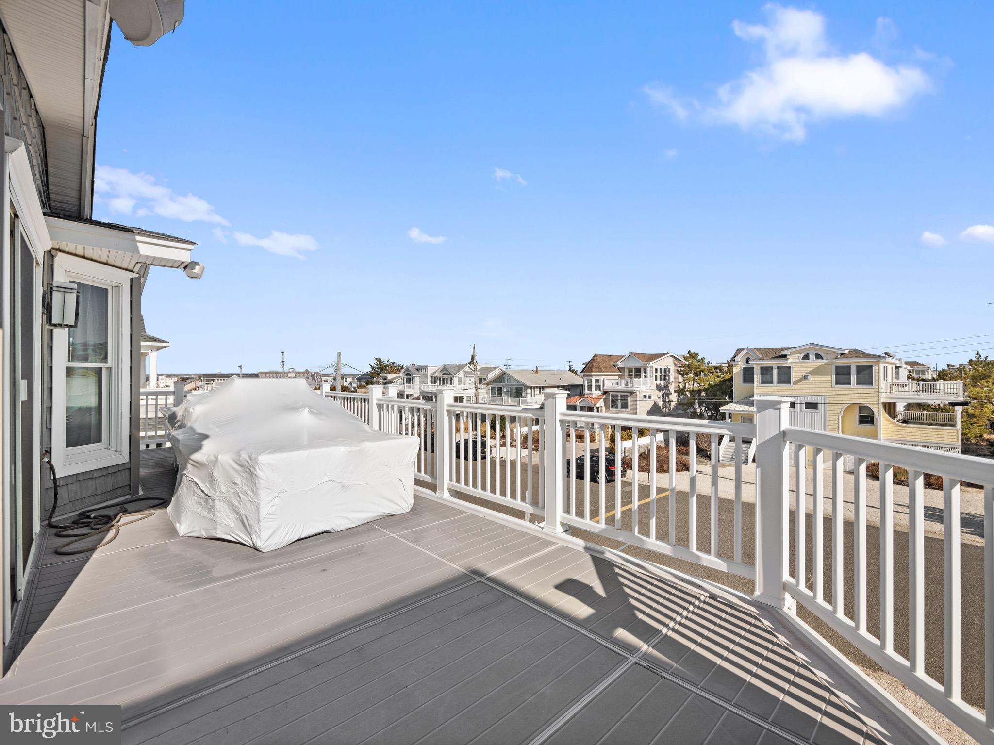 10 E Burlington Ave