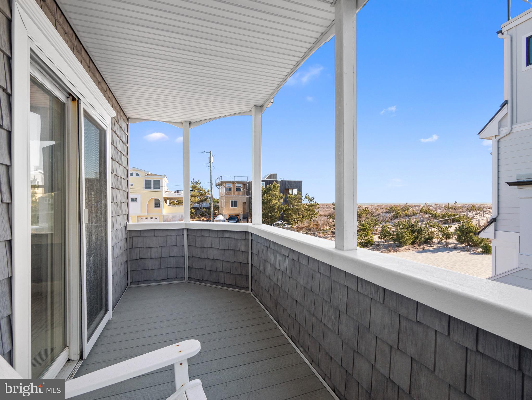 10 E Burlington Ave