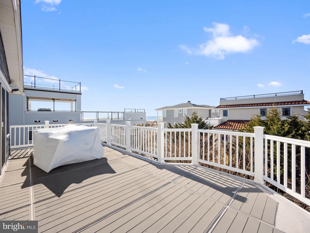 10 E Burlington Ave