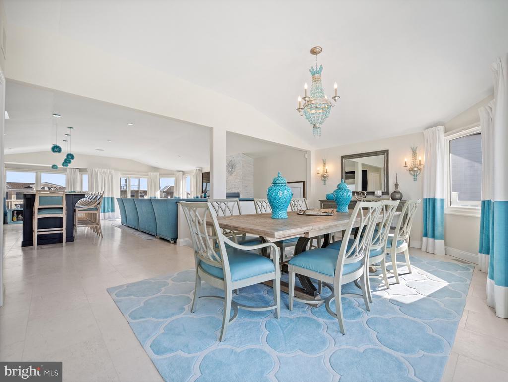 10 E Burlington Ave