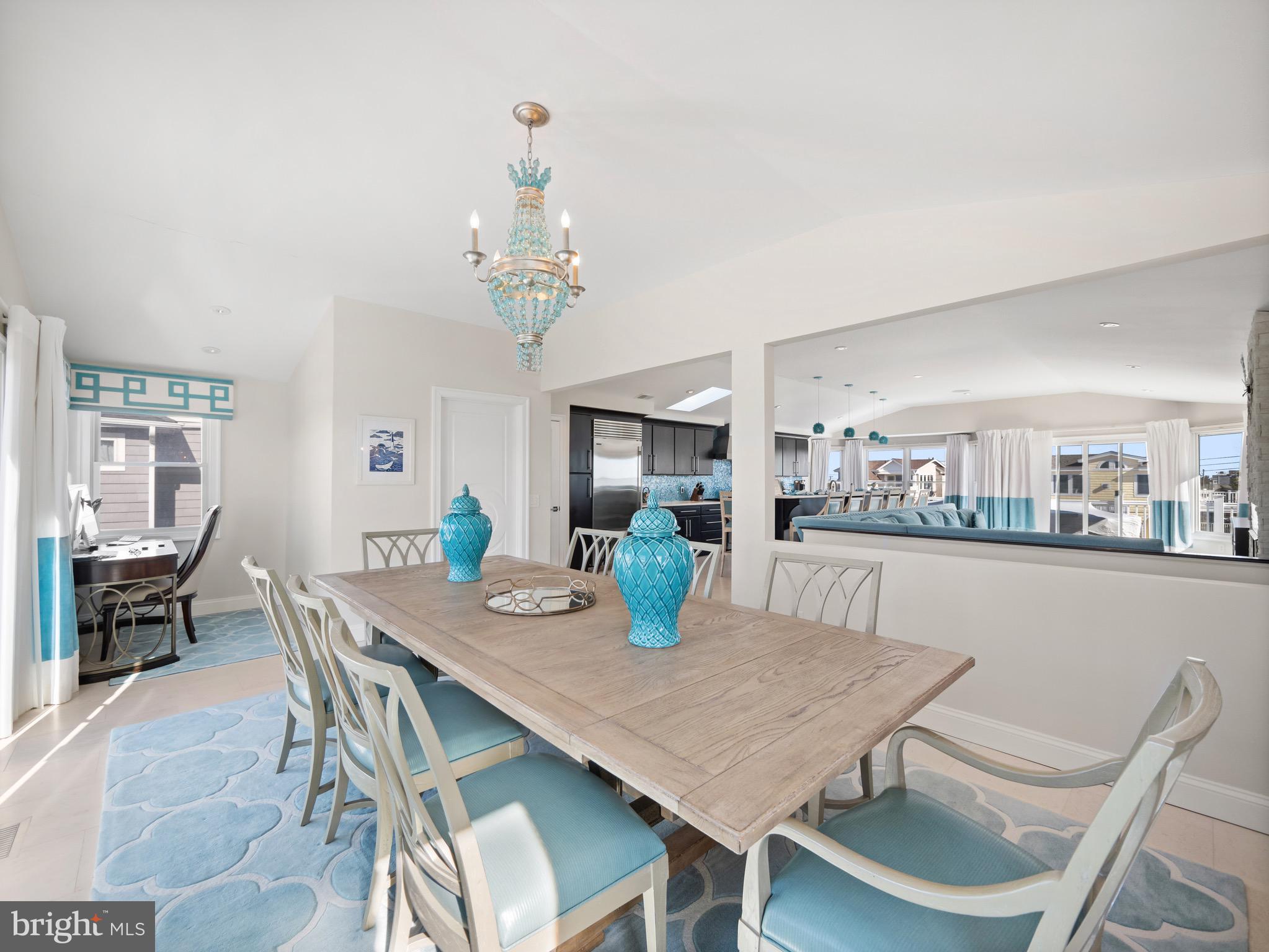 10 E Burlington Ave
