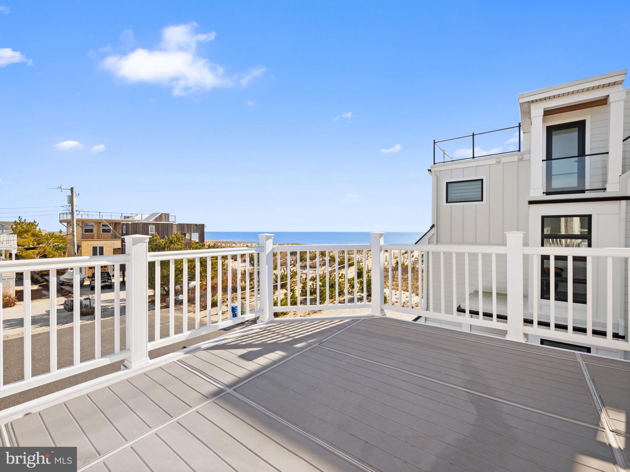 10 E Burlington Ave
