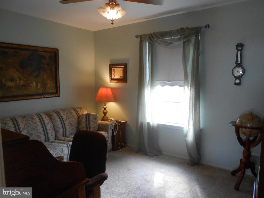 492 Coral Ln