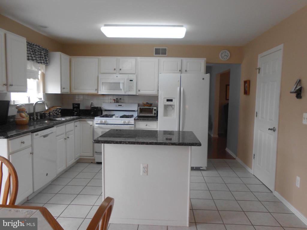 492 Coral Ln
