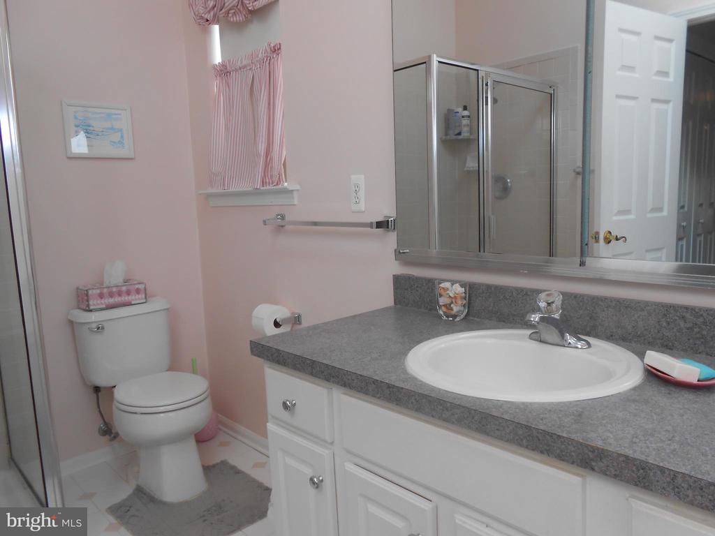 492 Coral Ln