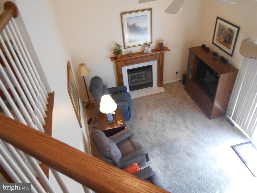 492 Coral Ln