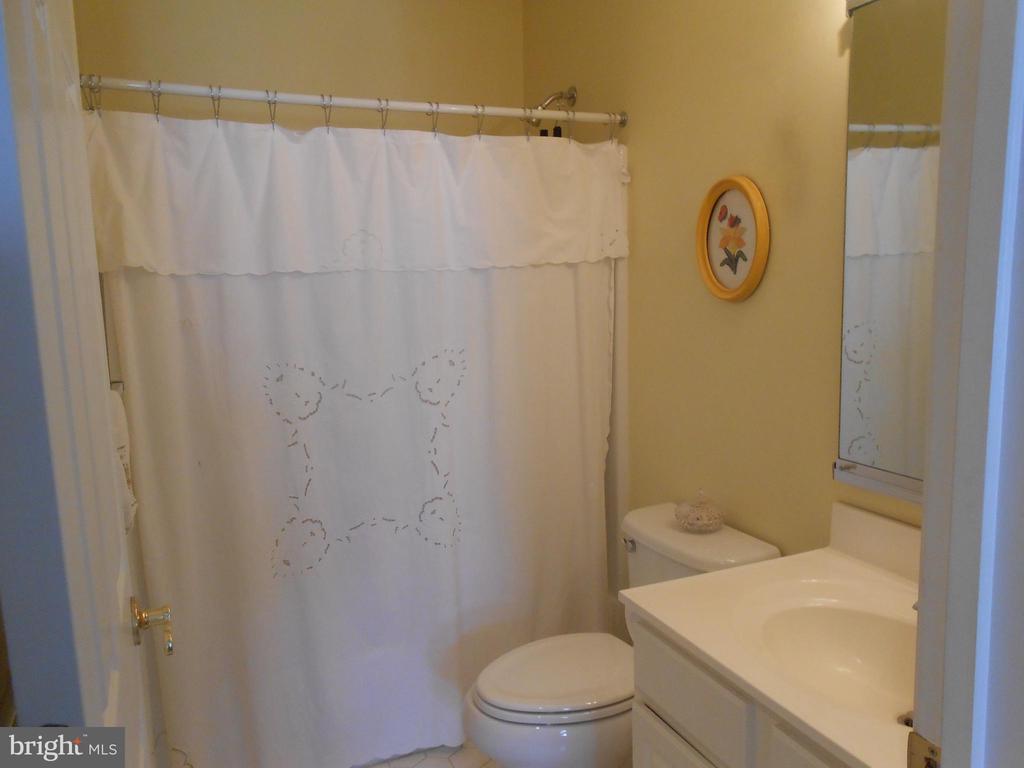 492 Coral Ln