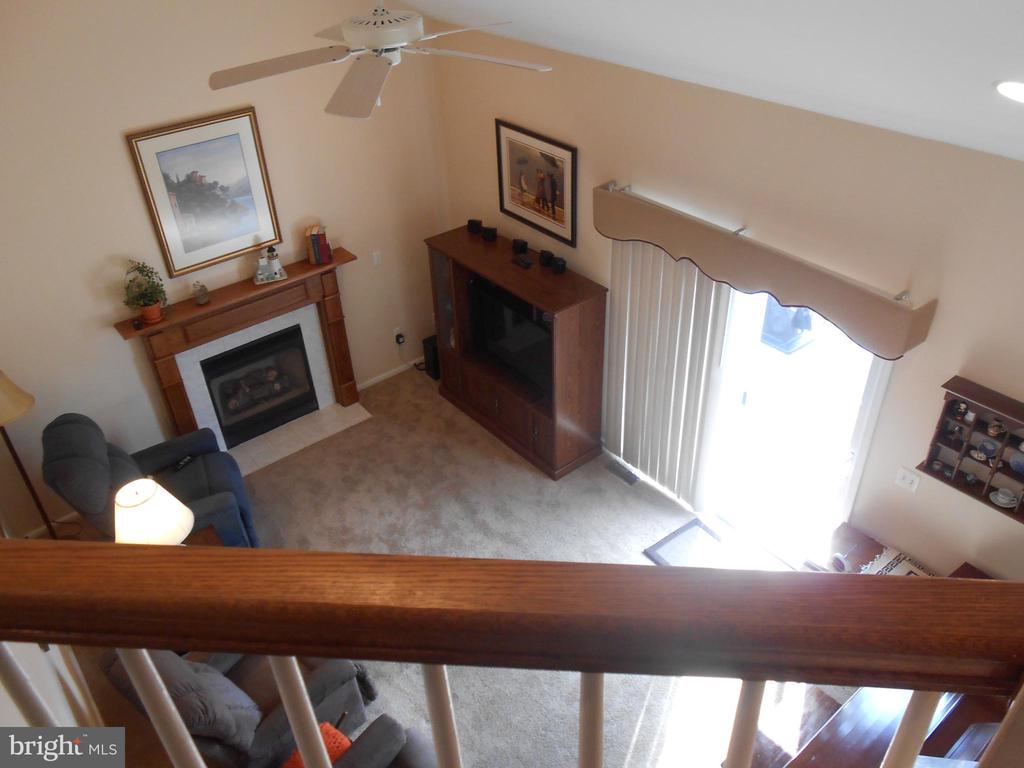 492 Coral Ln