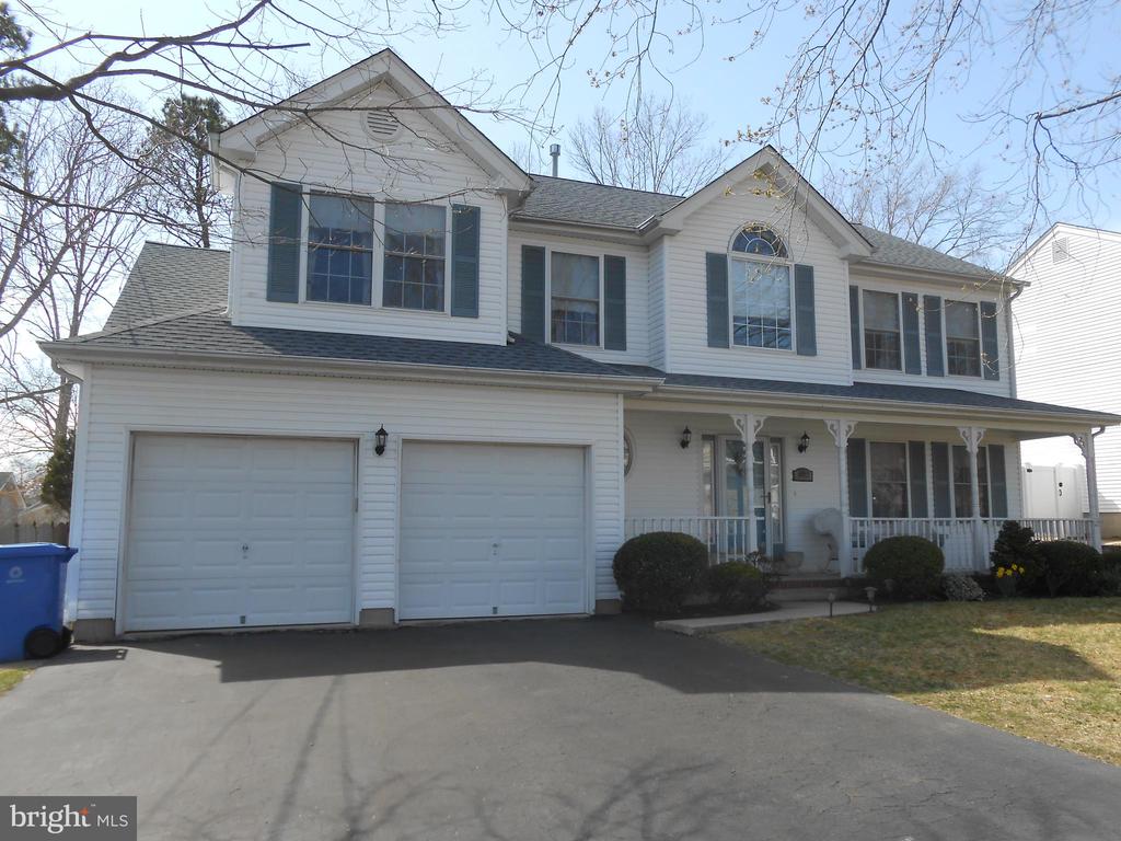 492 Coral Ln