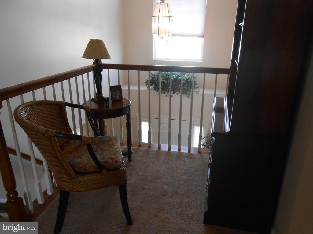 492 Coral Ln