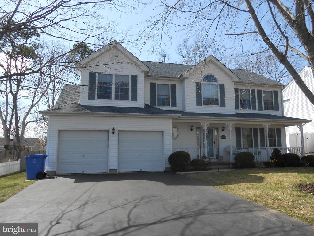 492 Coral Ln