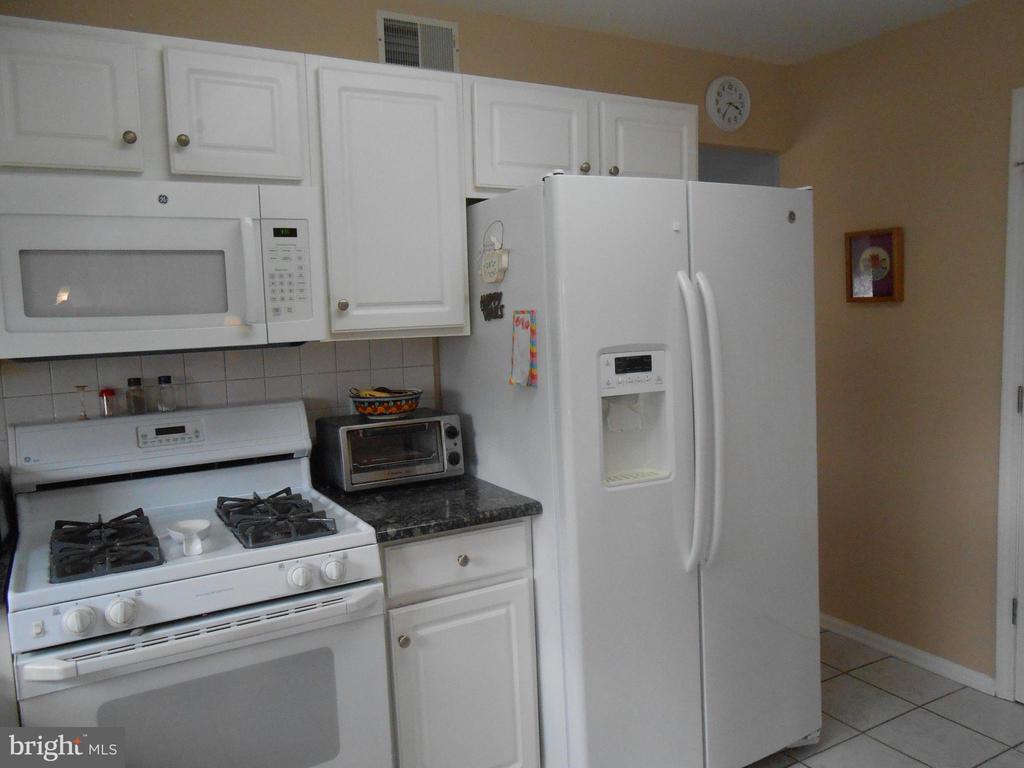 492 Coral Ln