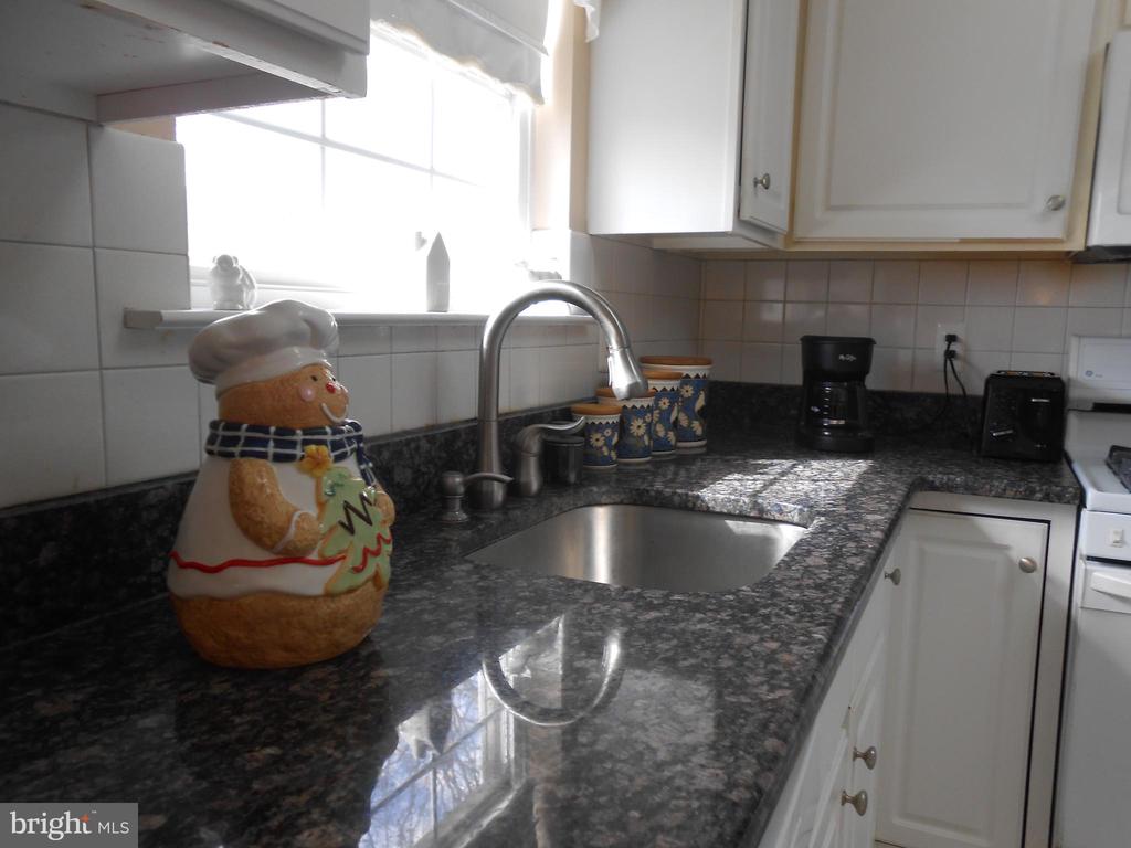 492 Coral Ln