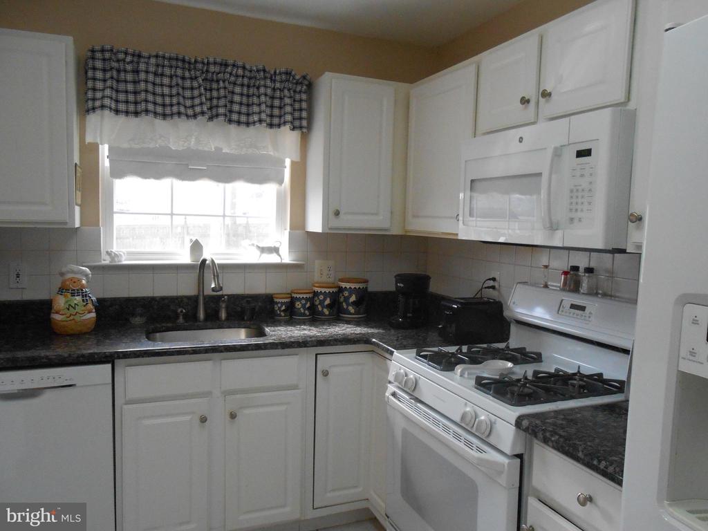 492 Coral Ln