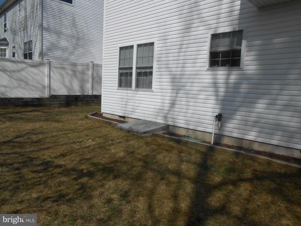 492 Coral Ln