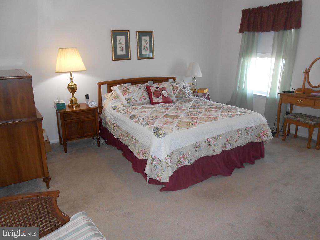 492 Coral Ln
