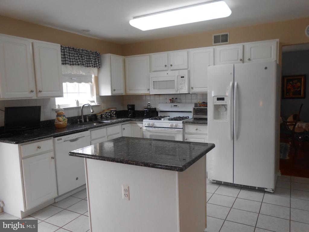 492 Coral Ln