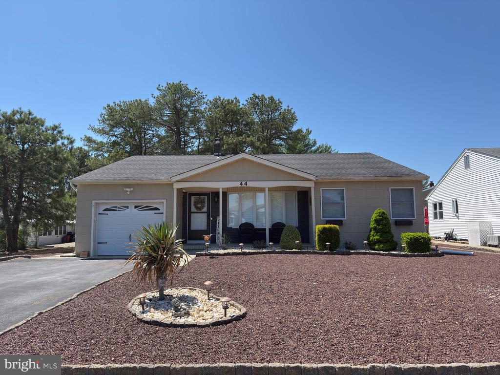 44 Westport Dr