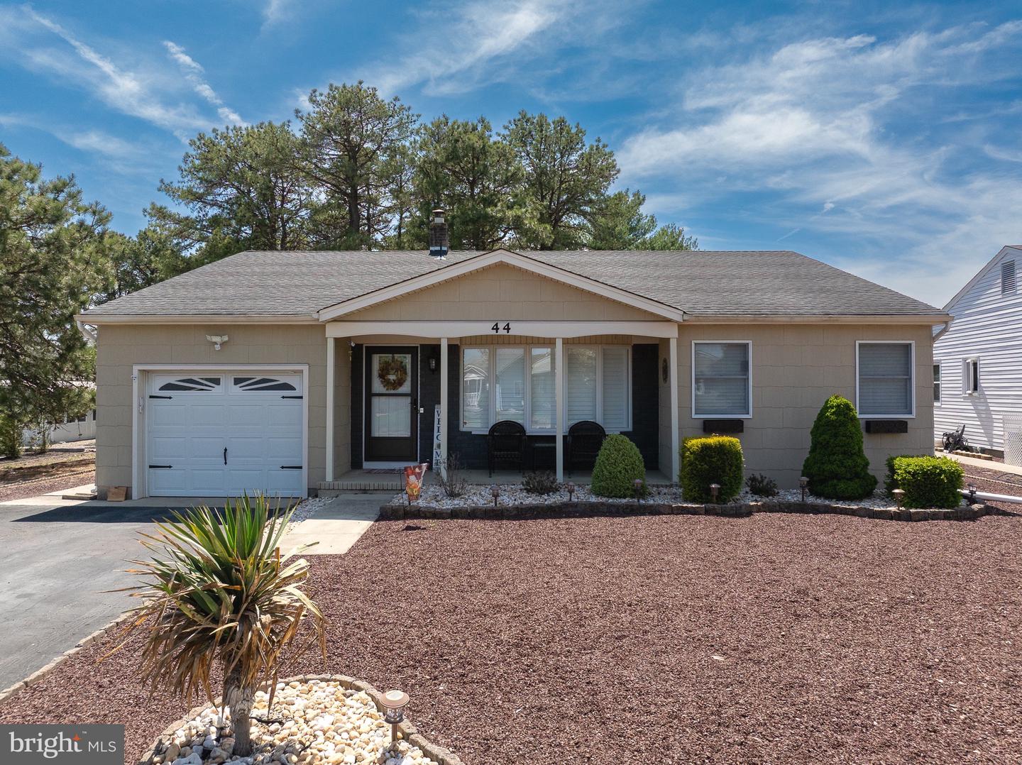 44 Westport Dr