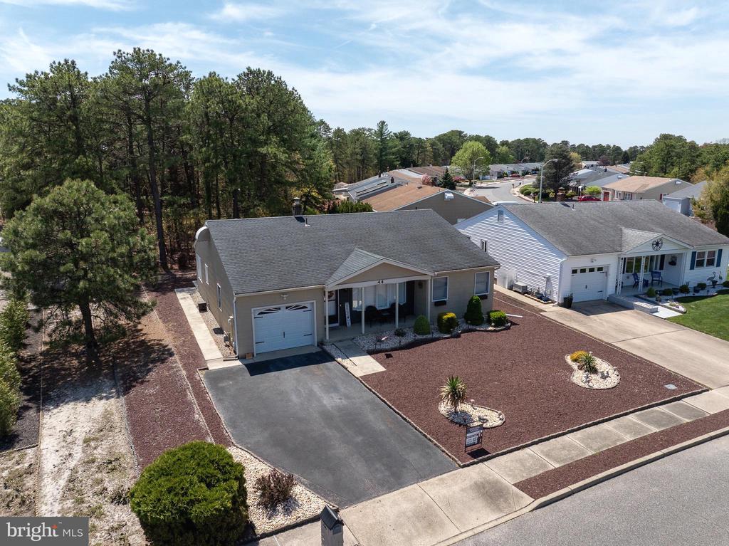 44 Westport Dr