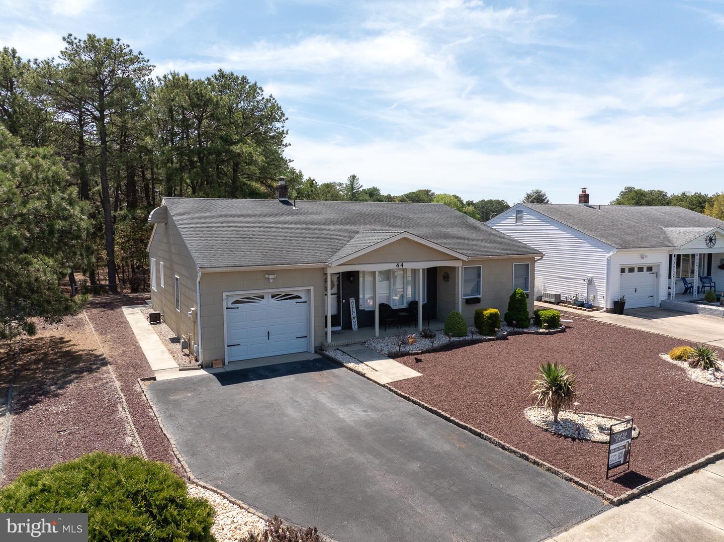 44 Westport Dr