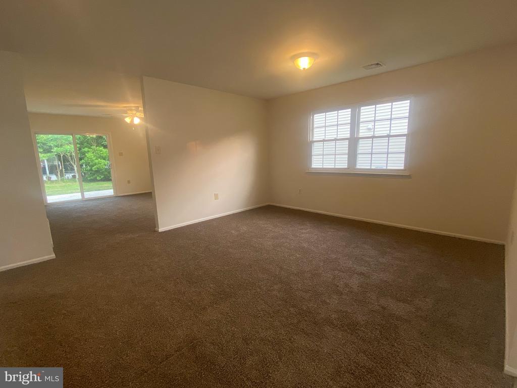 228 Danbury Dr