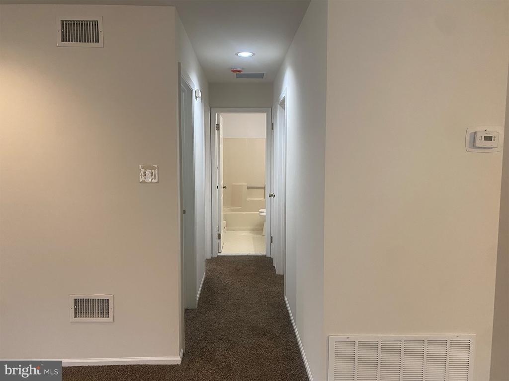 228 Danbury Dr