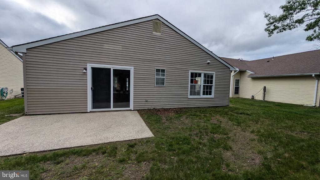228 Danbury Dr