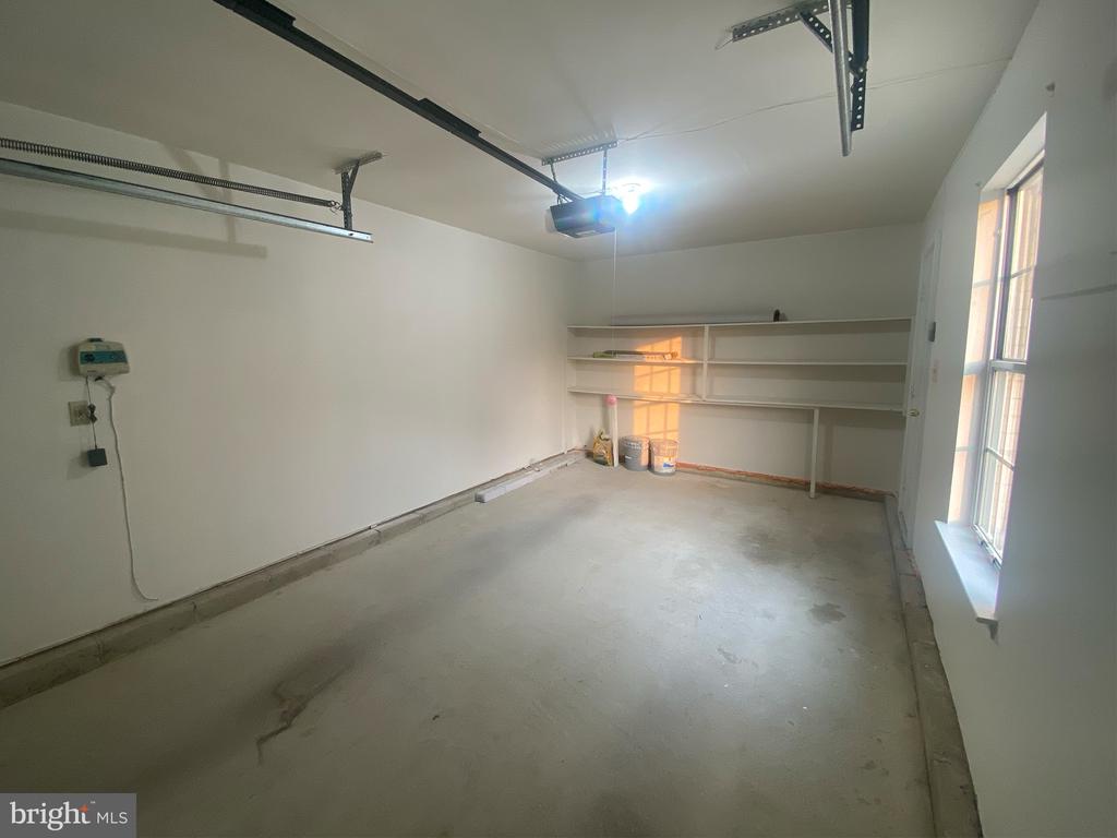228 Danbury Dr