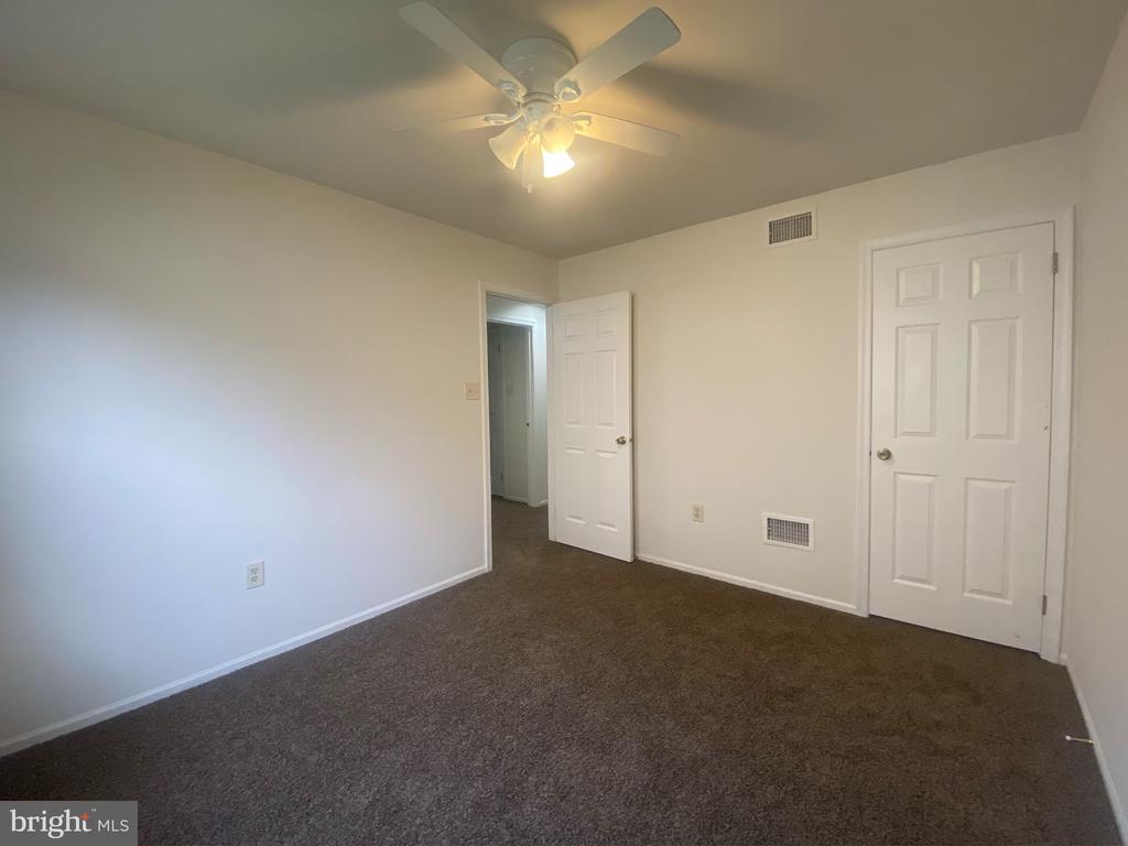 228 Danbury Dr