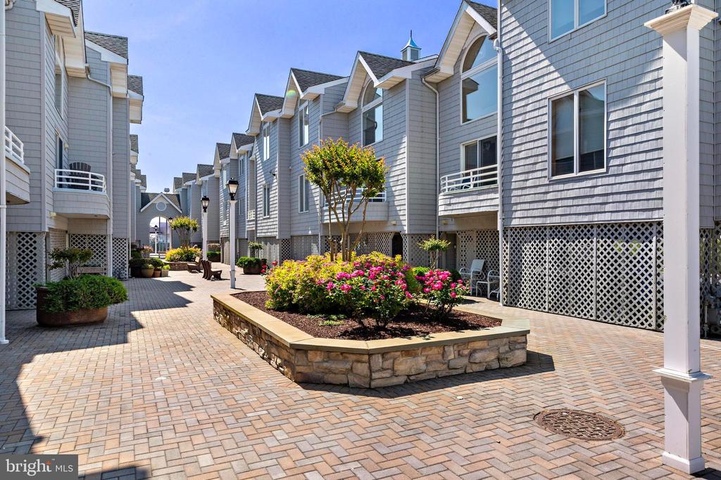 420 EIGHTH STREET 3N