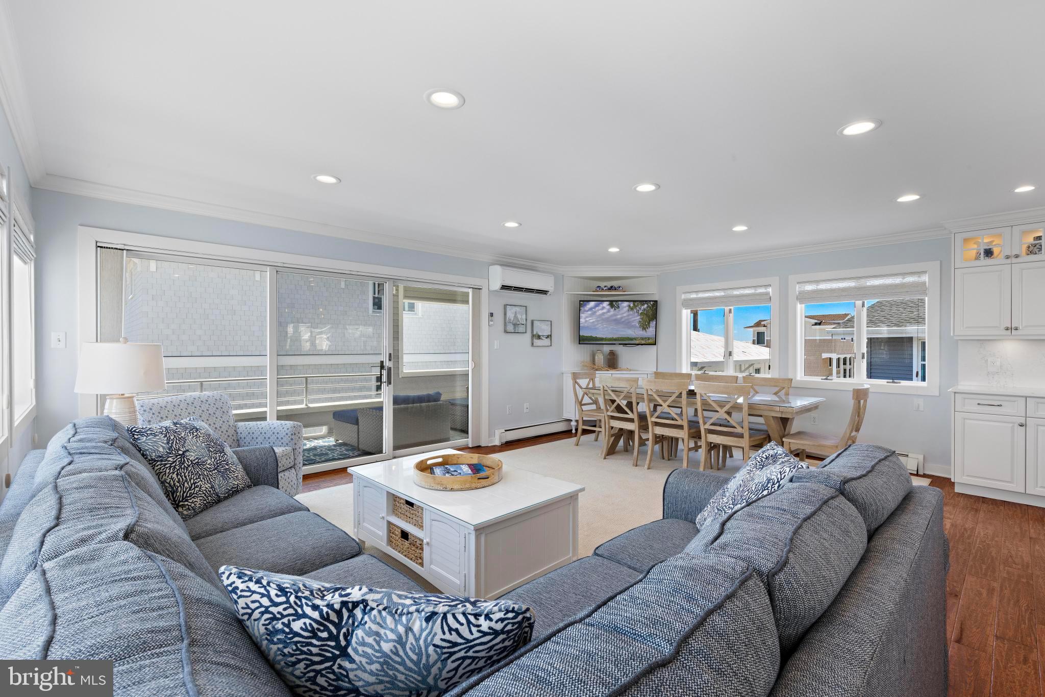 10 11th St