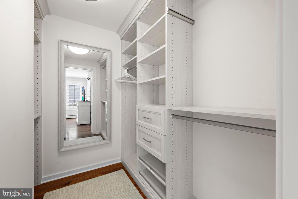 10 11th St