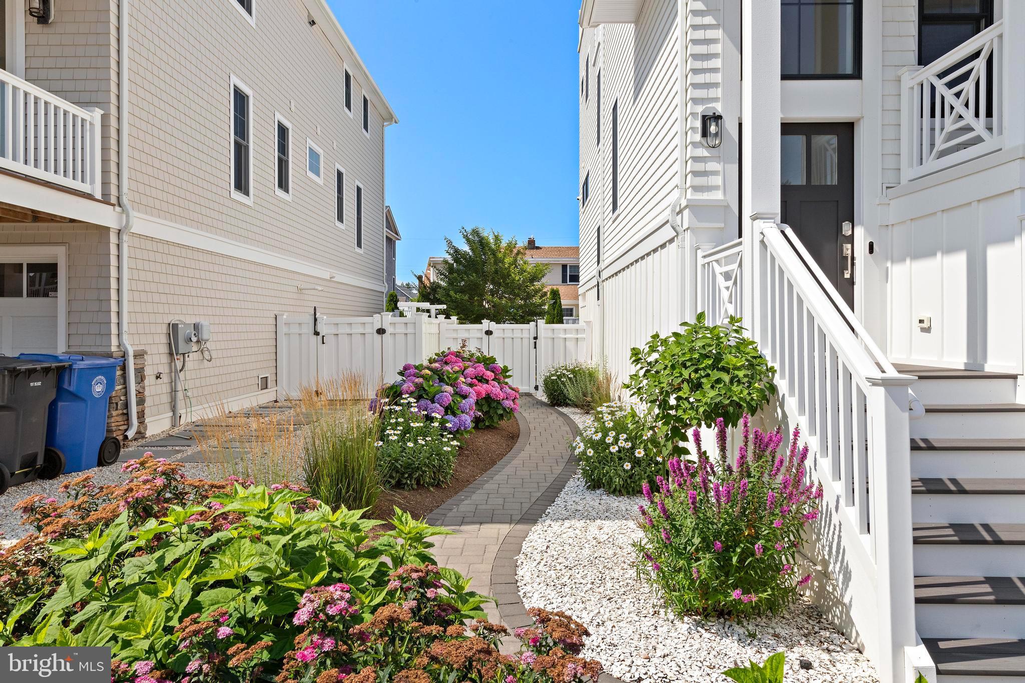118 DOLPHIN AVENUE