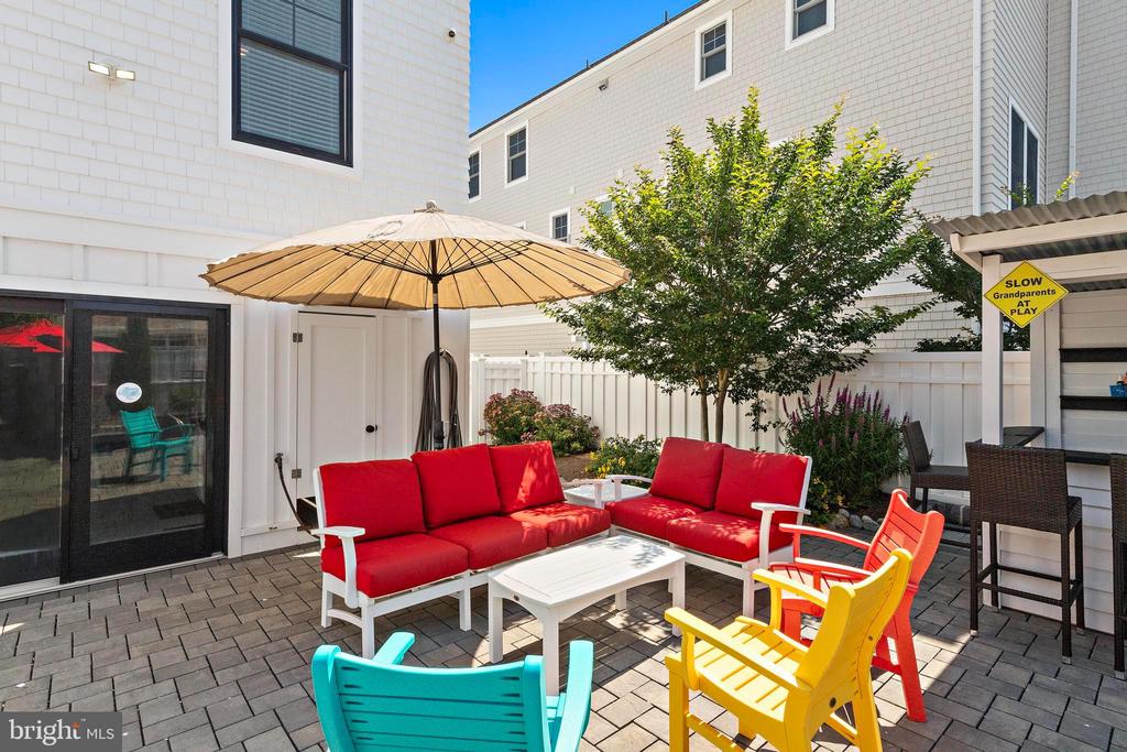 118 DOLPHIN AVENUE