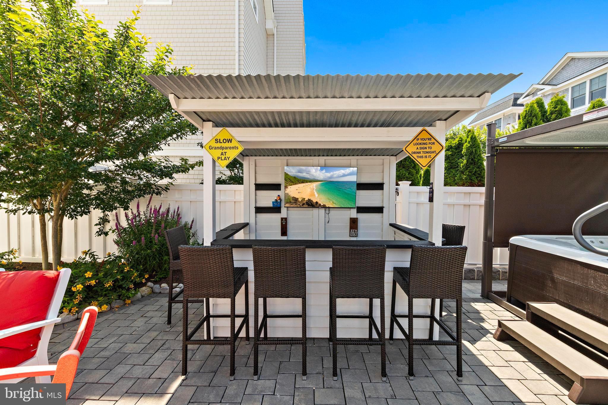 118 DOLPHIN AVENUE