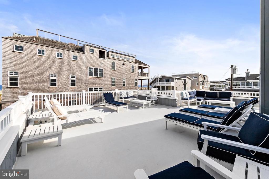 1039-B Long Beach Blvd