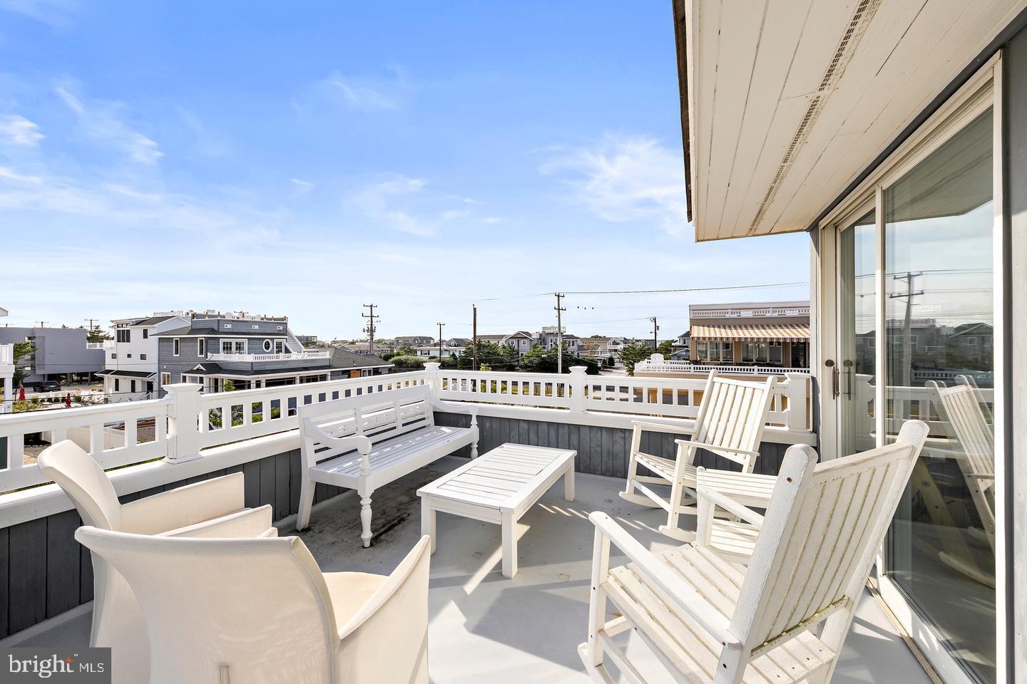 1039-B Long Beach Blvd