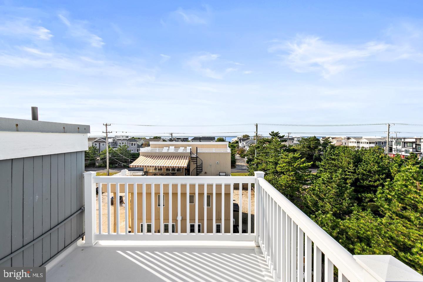 1039-B Long Beach Blvd