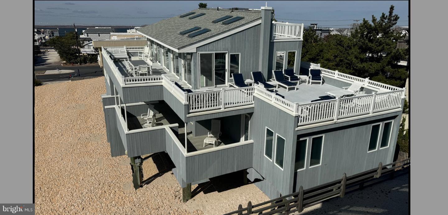 1039-B Long Beach Blvd